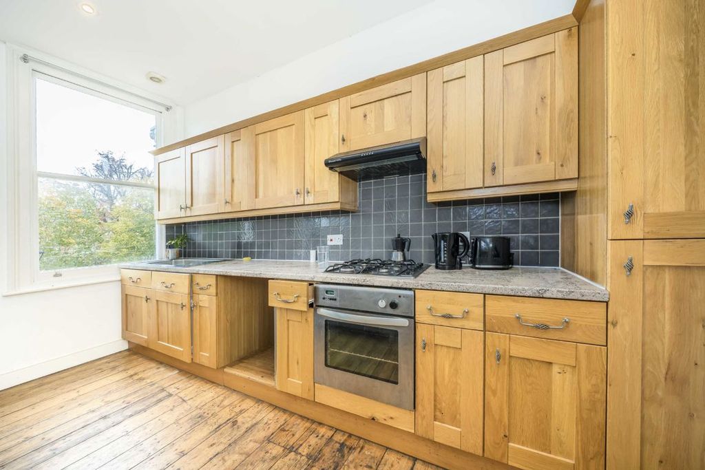 Property photo 3 of 5