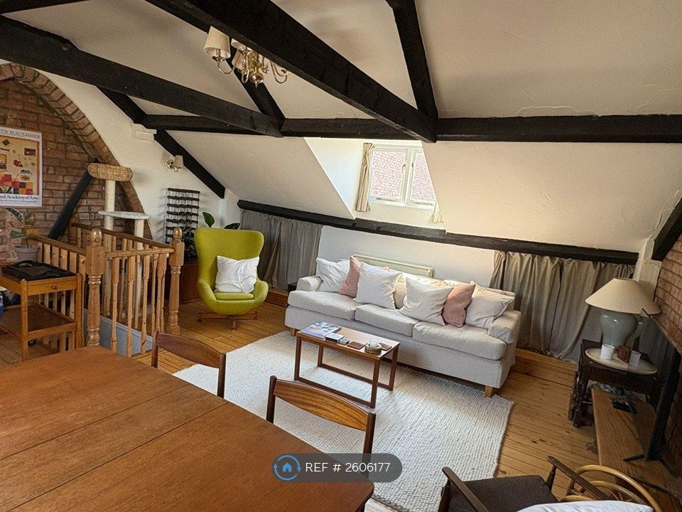 Property photo 1 of 14 Main Lounge