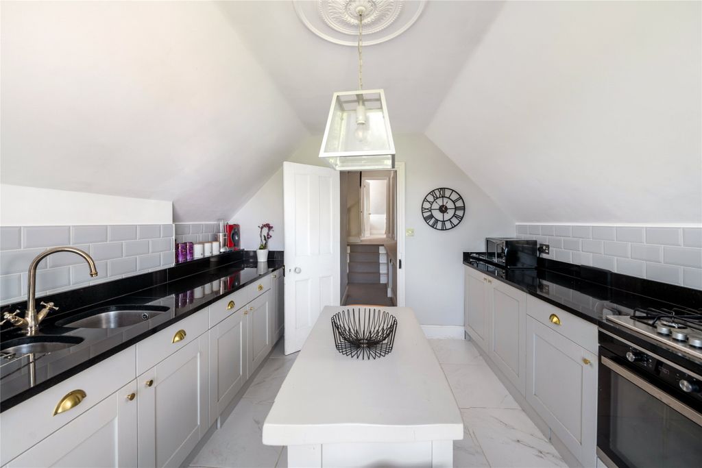 Property photo 2 of 23 Picture No. 20