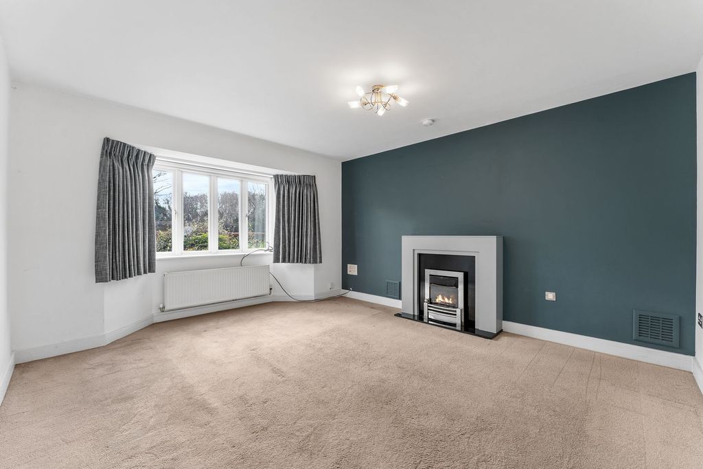 Property photo 3 of 43