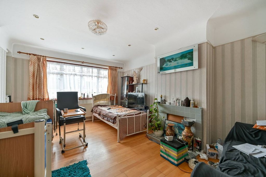 Property photo 2 of 7