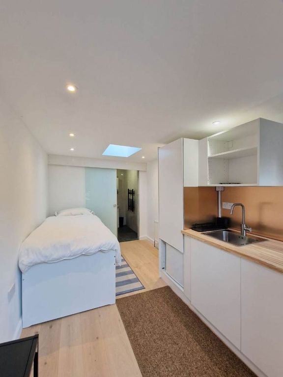 Property photo 1 of 3