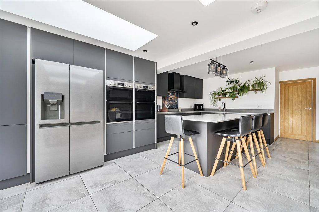 Property photo 3 of 25 1515774 (1).Jpg