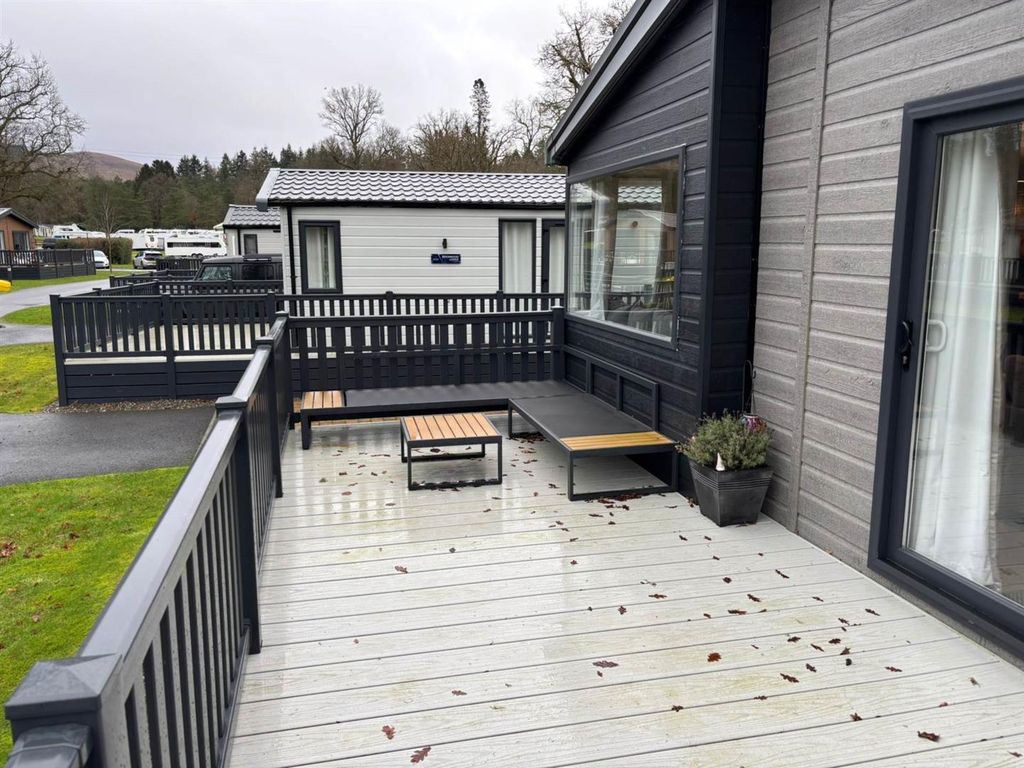 Property photo 1 of 27 637-2.Jpg
