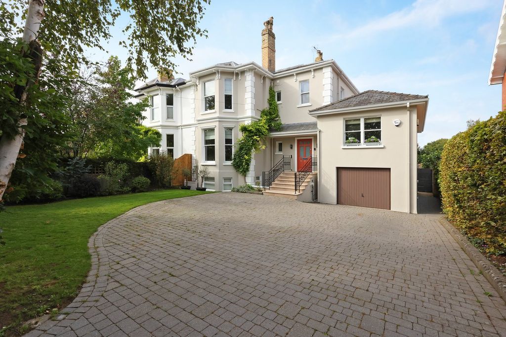 Property photo 1 of 30