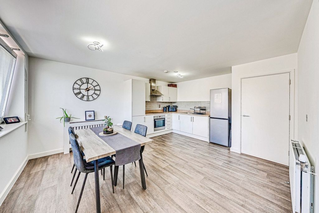 Property photo 1 of 12 Pbox-Img.Jpg
