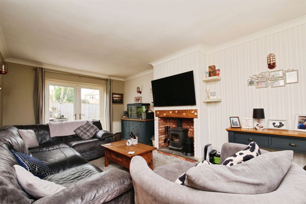 Property photo 3 of 20