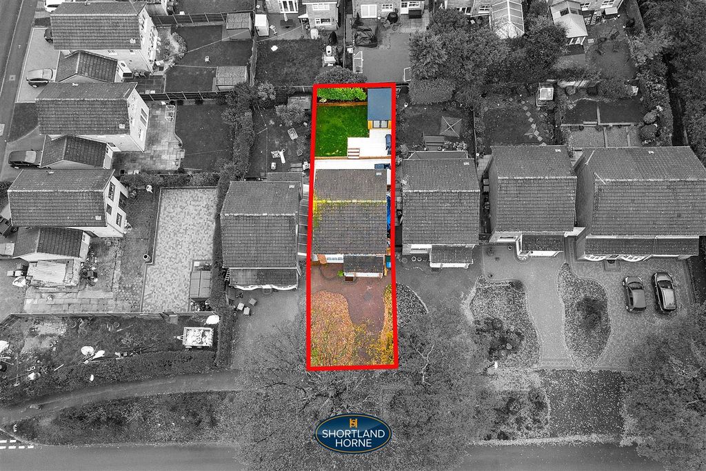 Property photo 2 of 27 131 Halford Lane (3 Of 28).Jpg