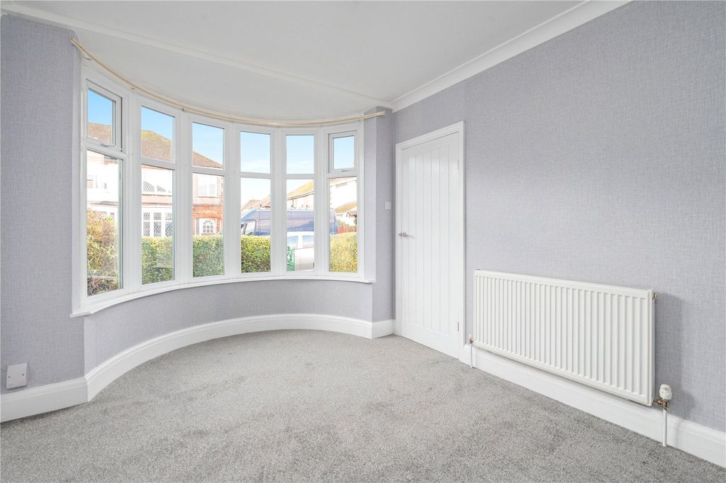 Property photo 2 of 22 Picture No. 11