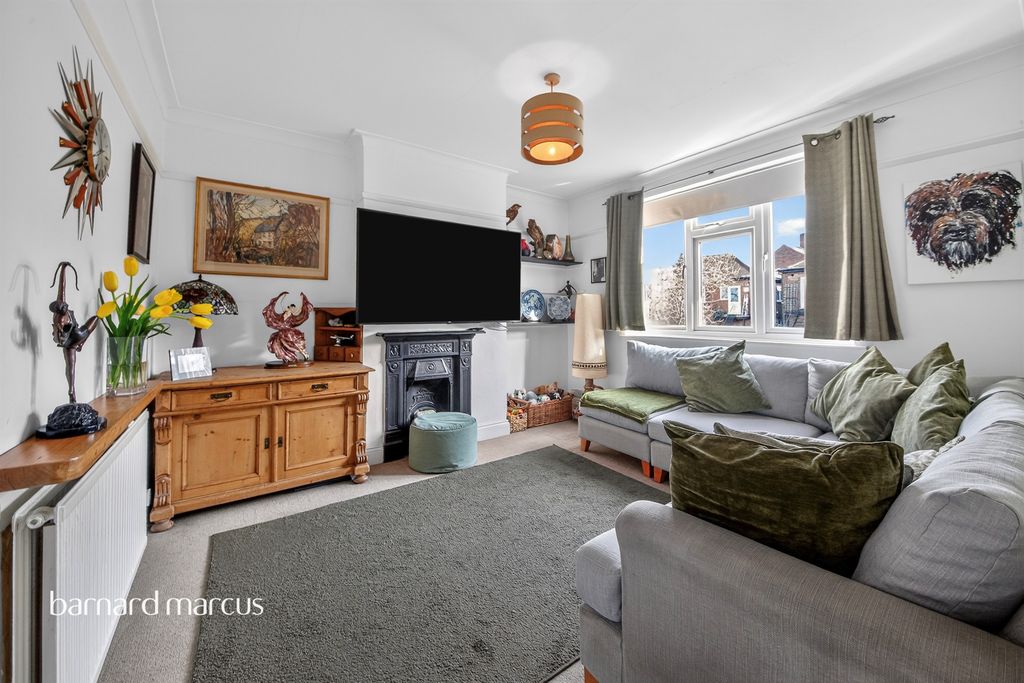 Property photo 2 of 10