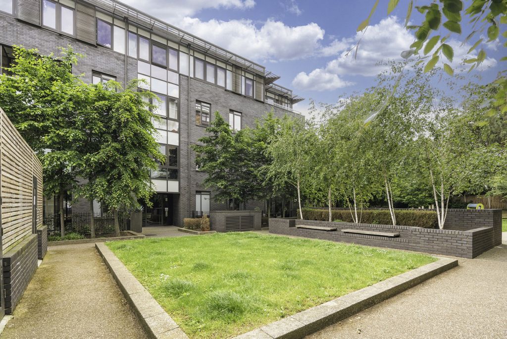 Property photo 2 of 10