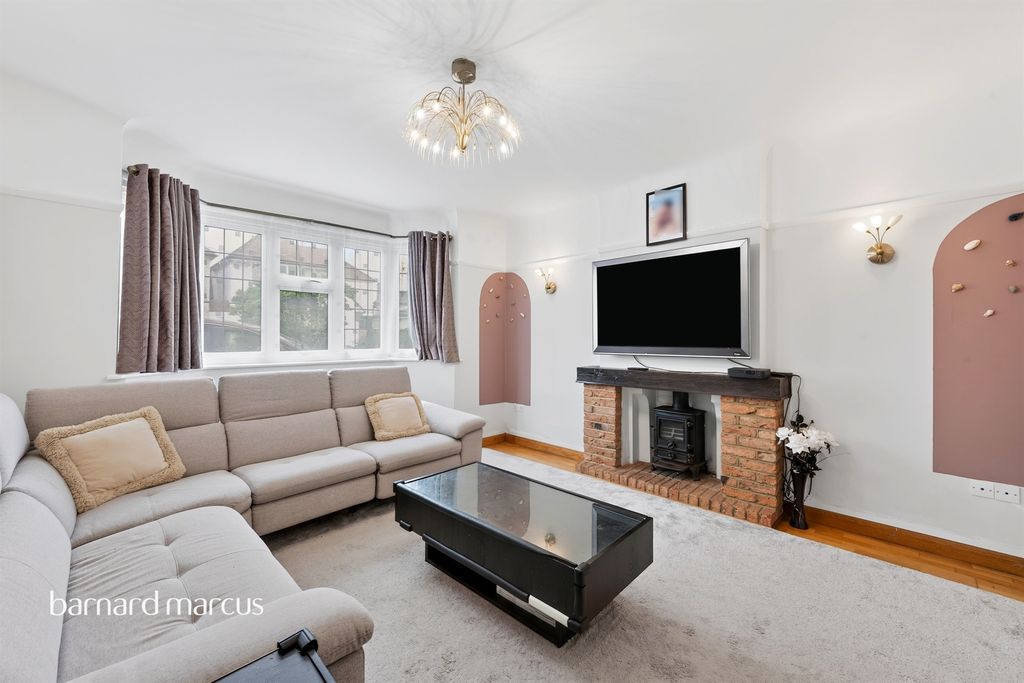 Property photo 2 of 14