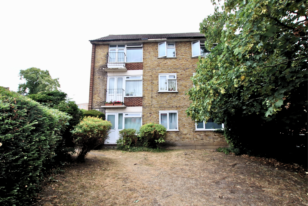 Property photo 1 of 7 2 Bed Flat For Sale Rowan Court, London Se12