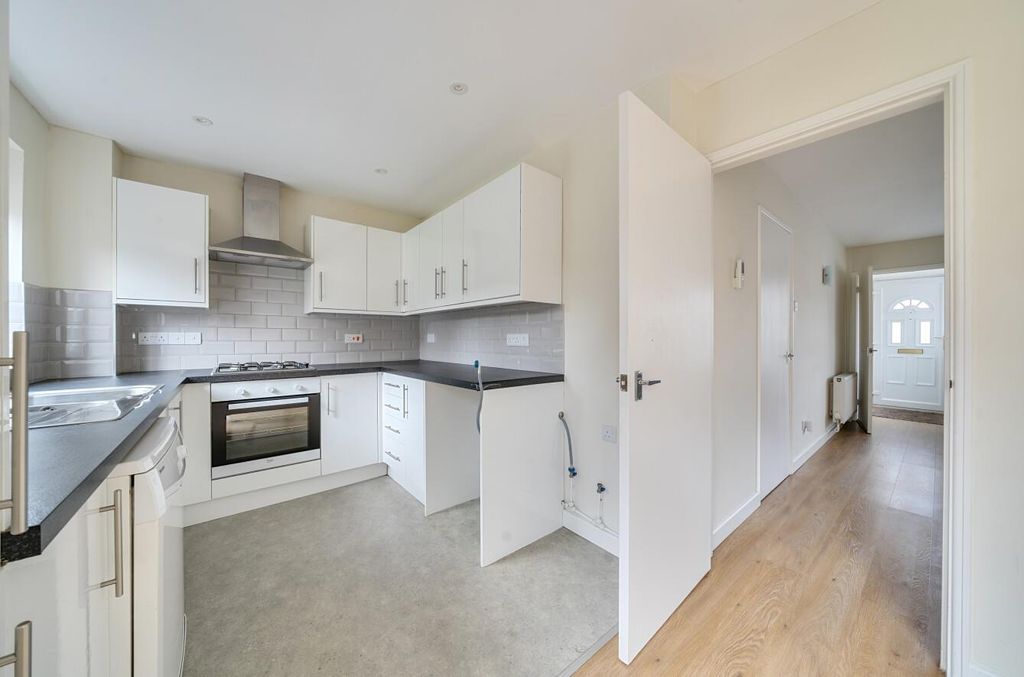 Property photo 3 of 19 1409927-18-6989E049A9319.Jpg