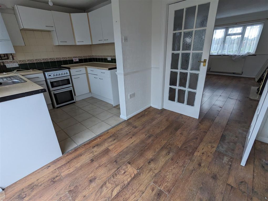 Property photo 3 of 8 Kitchen Diner