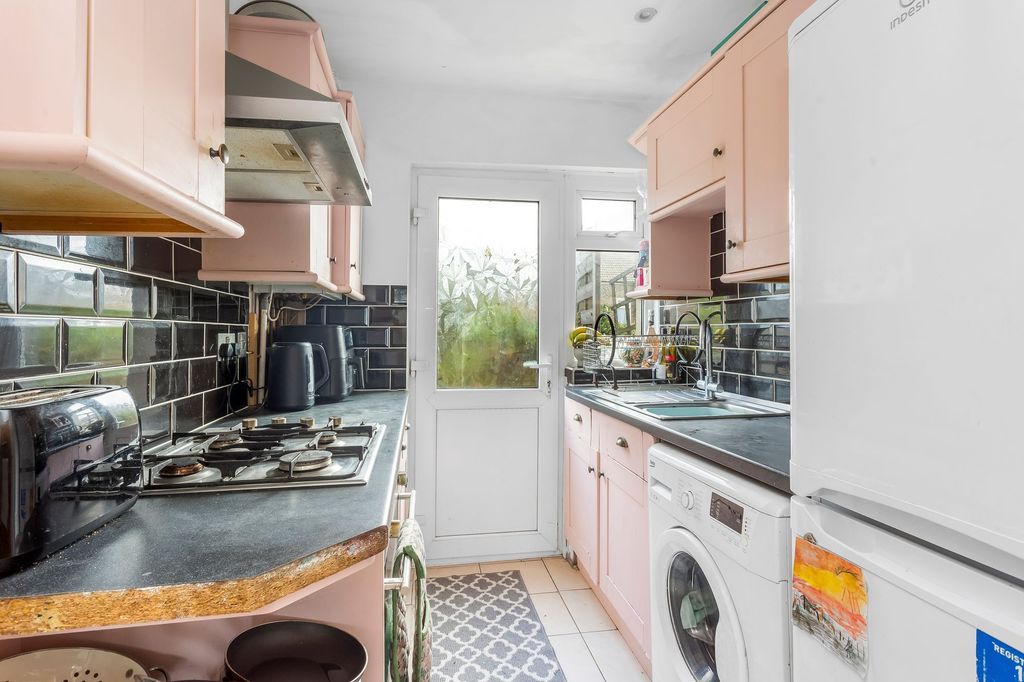 Property photo 3 of 22