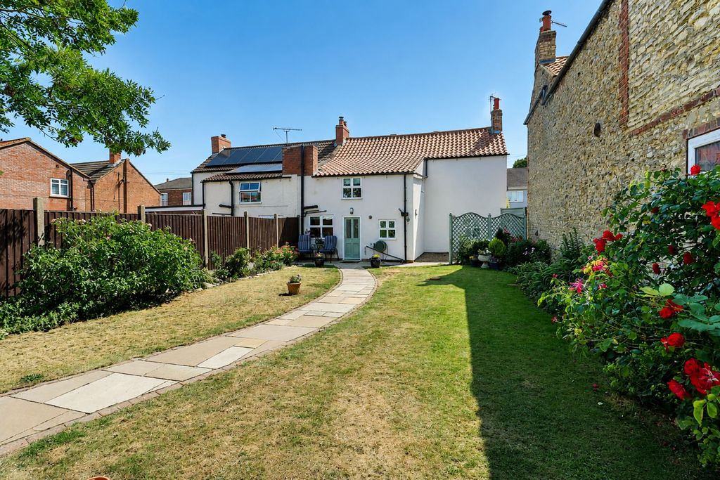Property photo 2 of 23