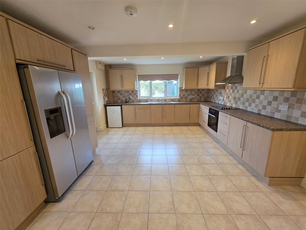 Property photo 2 of 20 Picture No. 04