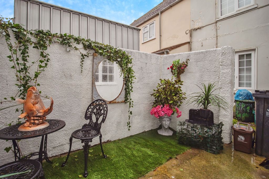 Property photo 3 of 20