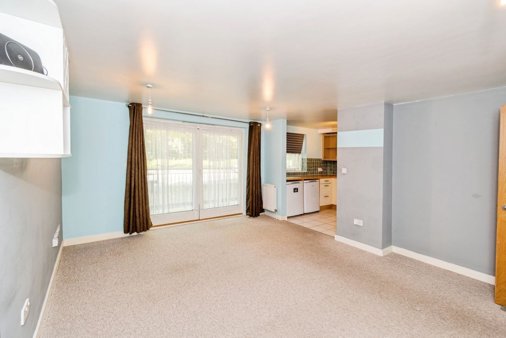 Property photo 3 of 14 Photo