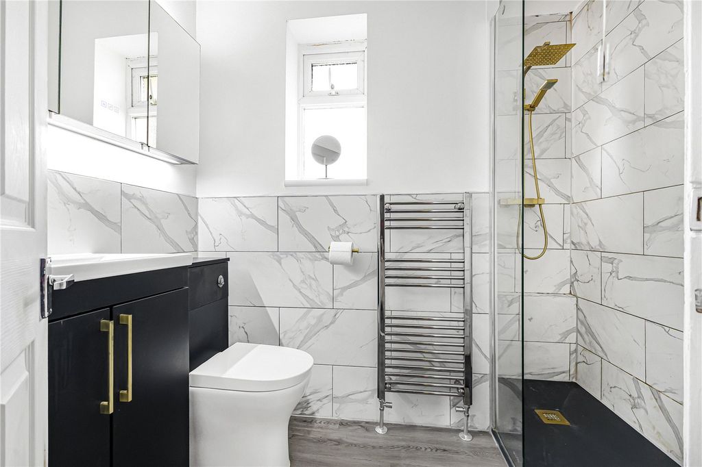 Property photo 1 of 19 Shower Room