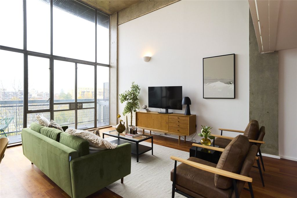 Property photo 1 of 15 Reception Room