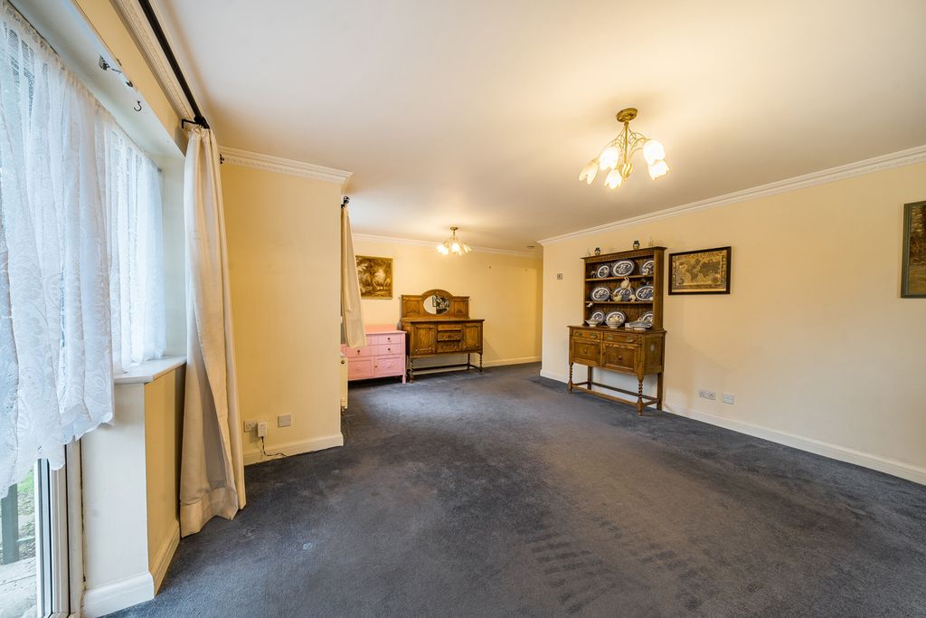 Property photo 2 of 17 1406862-8-698Ef13...
