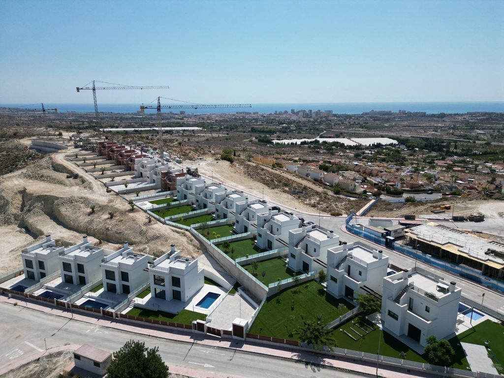 Property photo 2 of 36