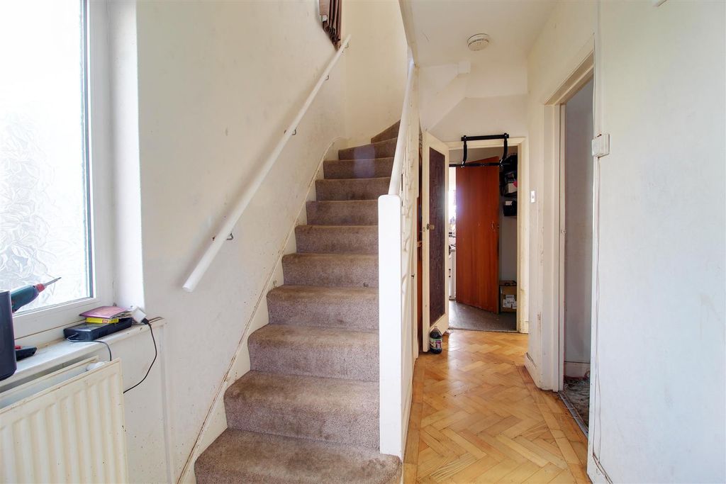 Property photo 3 of 10 Img_0946-Img_0948.Jpg