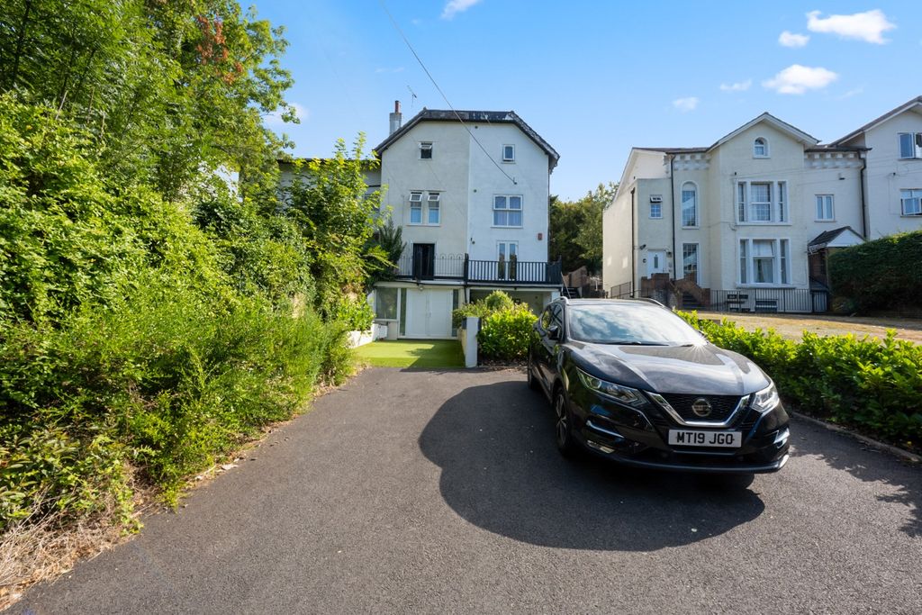 Property photo 1 of 17 5396350