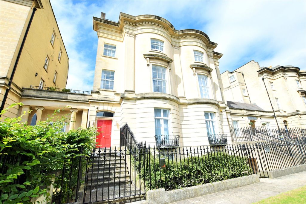 Property photo 1 of 8 Front