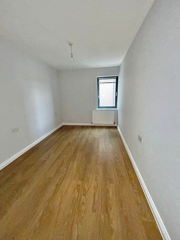 Property photo 3 of 6 Bedroom 2