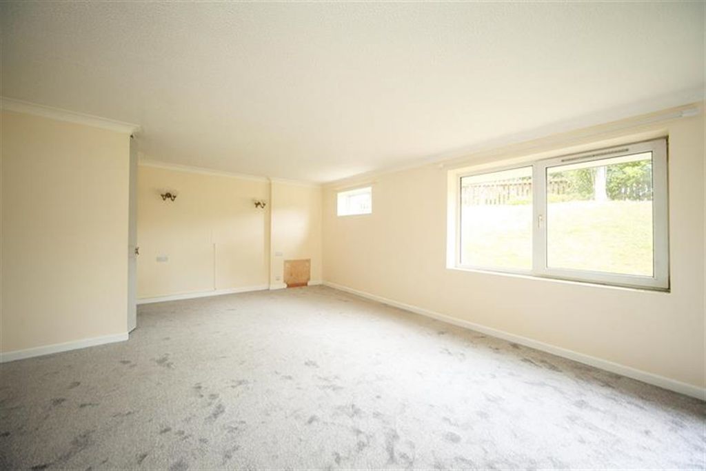 Property photo 1 of 9 (Main)