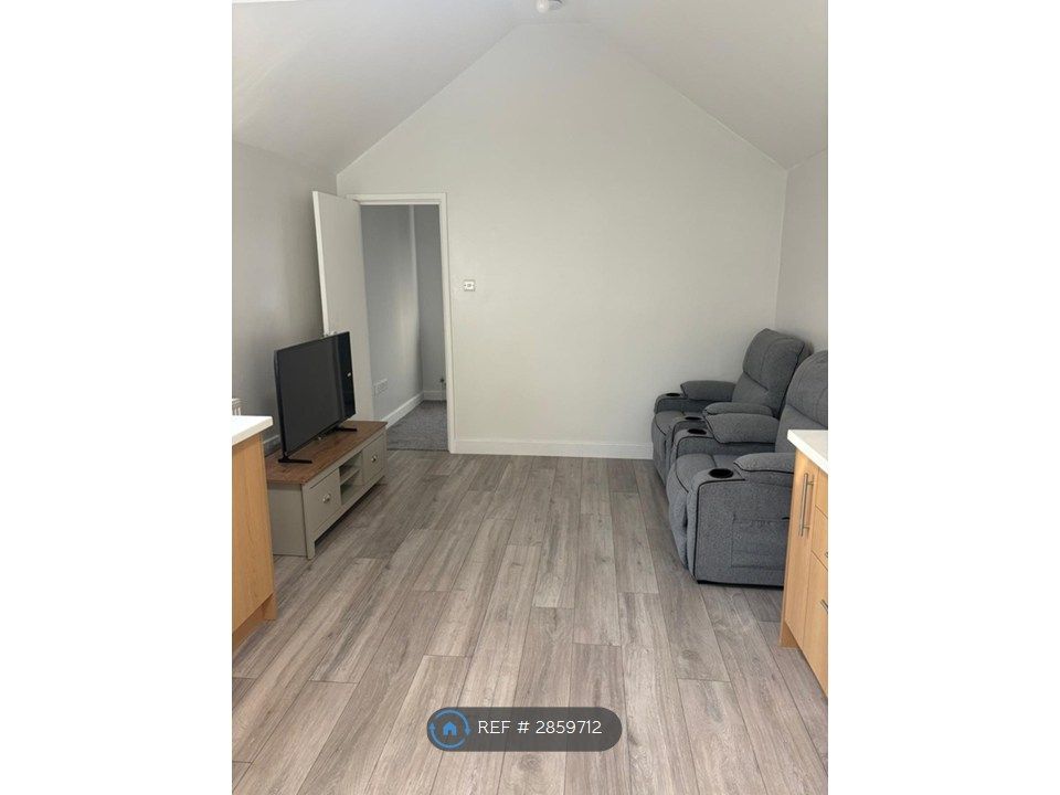 Property photo 1 of 2