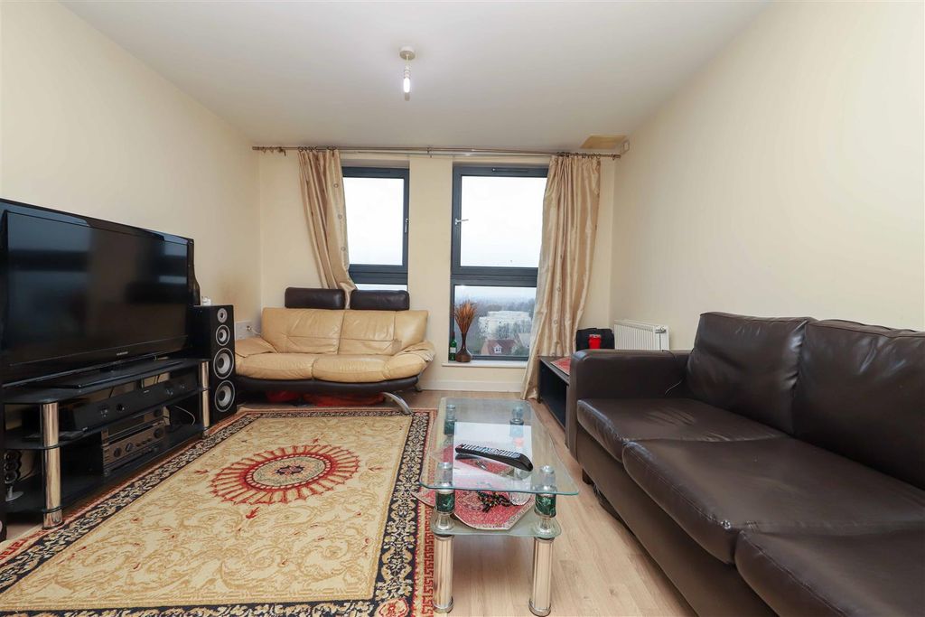 Property photo 2 of 11