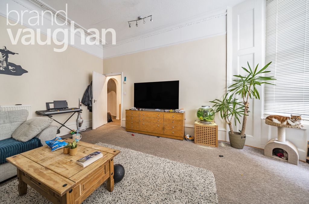 Property photo 1 of 6 Living Room