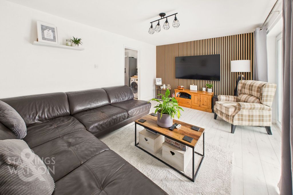 Property photo 2 of 20