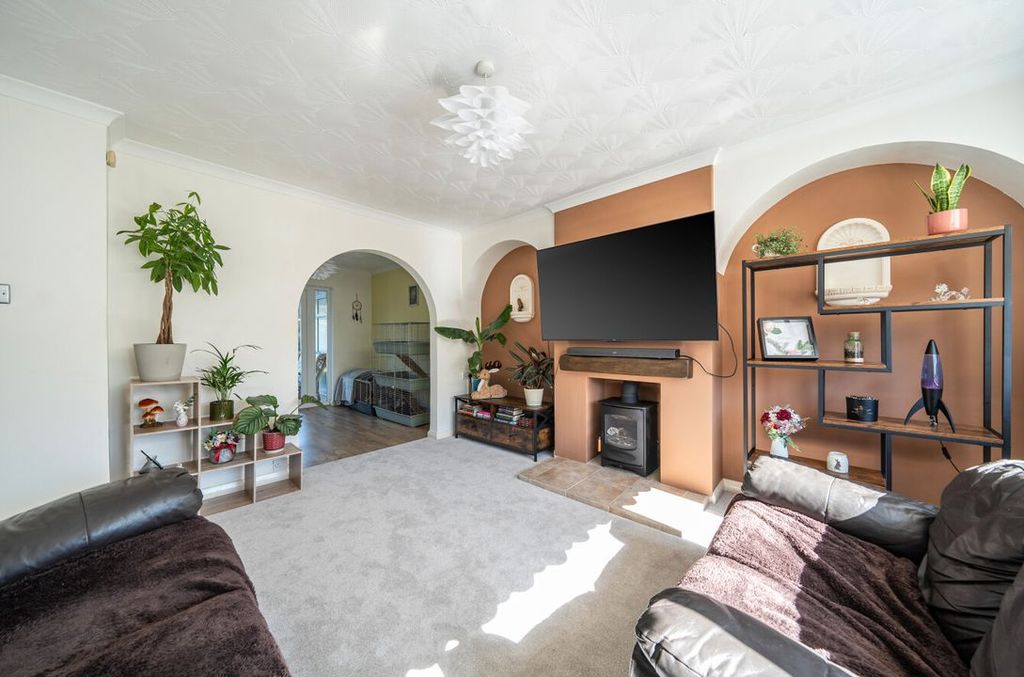 Property photo 2 of 19 14372476