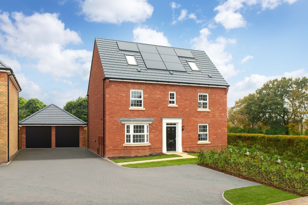 Property photo 2 of 10 Great Dunmow Grange Street Scene