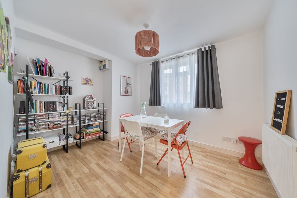 Property photo 3 of 16