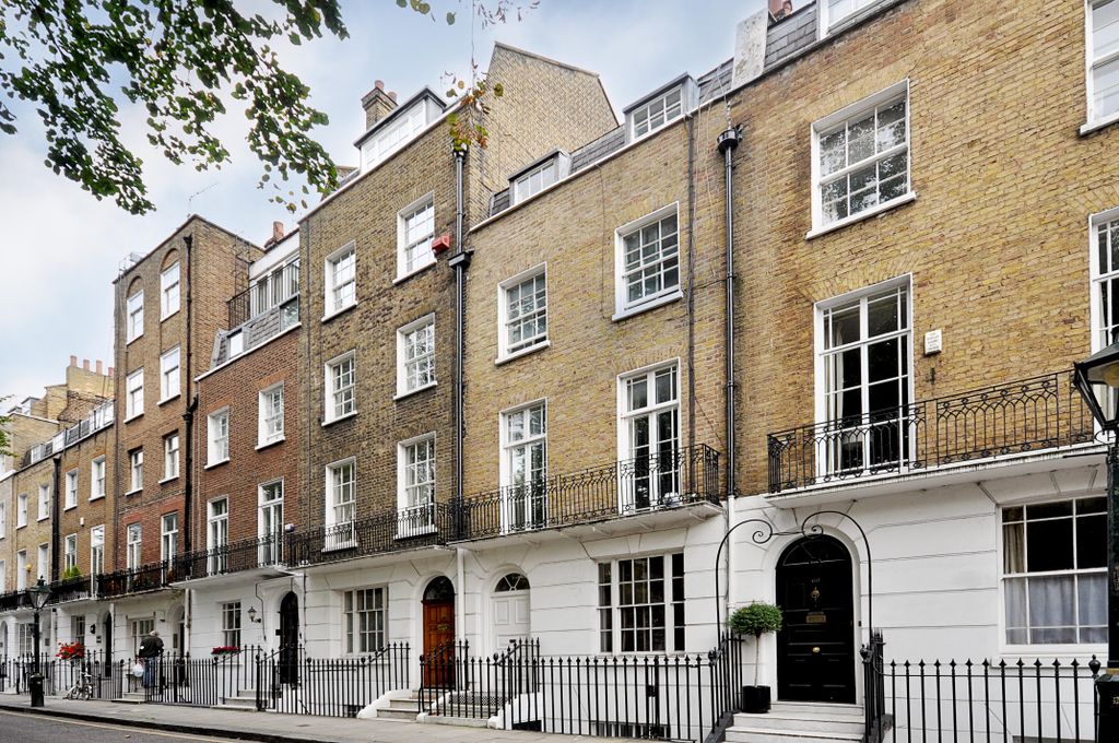 Property photo 2 of 22