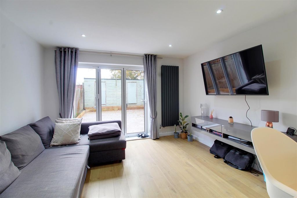 Property photo 2 of 13 Img_0784-Img_0786.Jpg