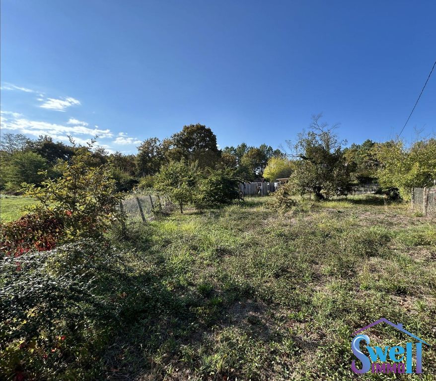 Property photo 1 of 3 Rare 663 m² Building Plot Near Soustons, Facing ?