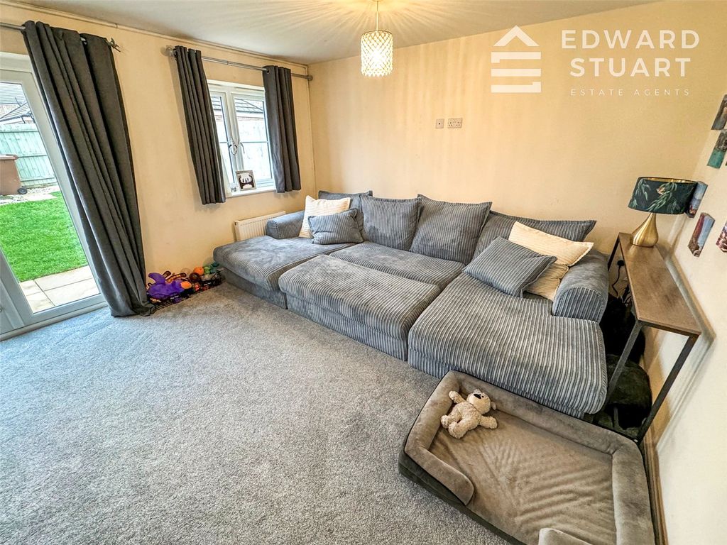 Property photo 2 of 14 Picture No. 12