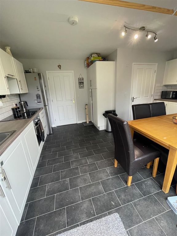 Property photo 2 of 17 Kitchen 1.Jpg