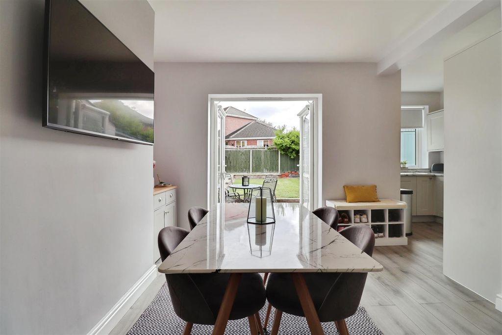 Property photo 2 of 27 3Fdec1A5-Img_1871-Img_1873.Jpg