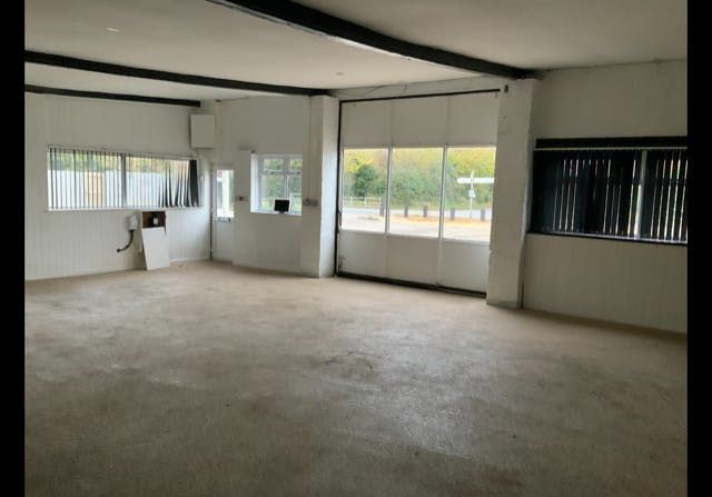 Property photo 2 of 3 Showroom 1 Poole Keynes Id 12437.Png