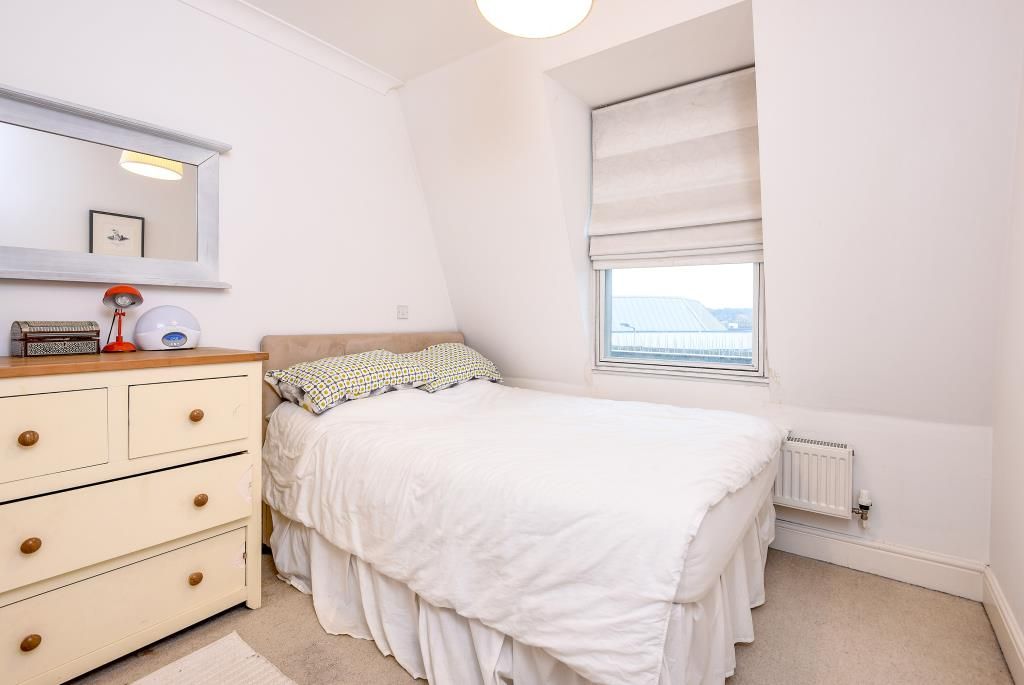 Property photo 2 of 9 Bedroom