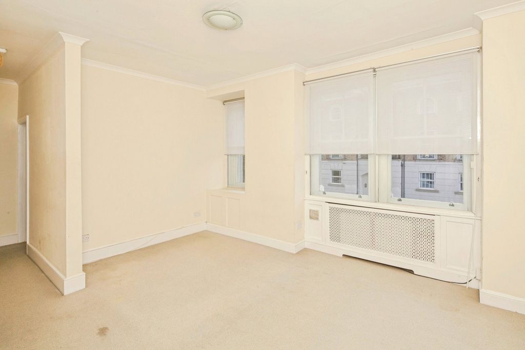 Property photo 3 of 17 Photo