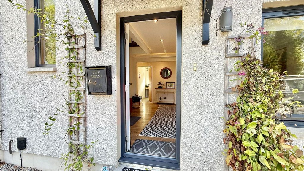 Property photo 2 of 41